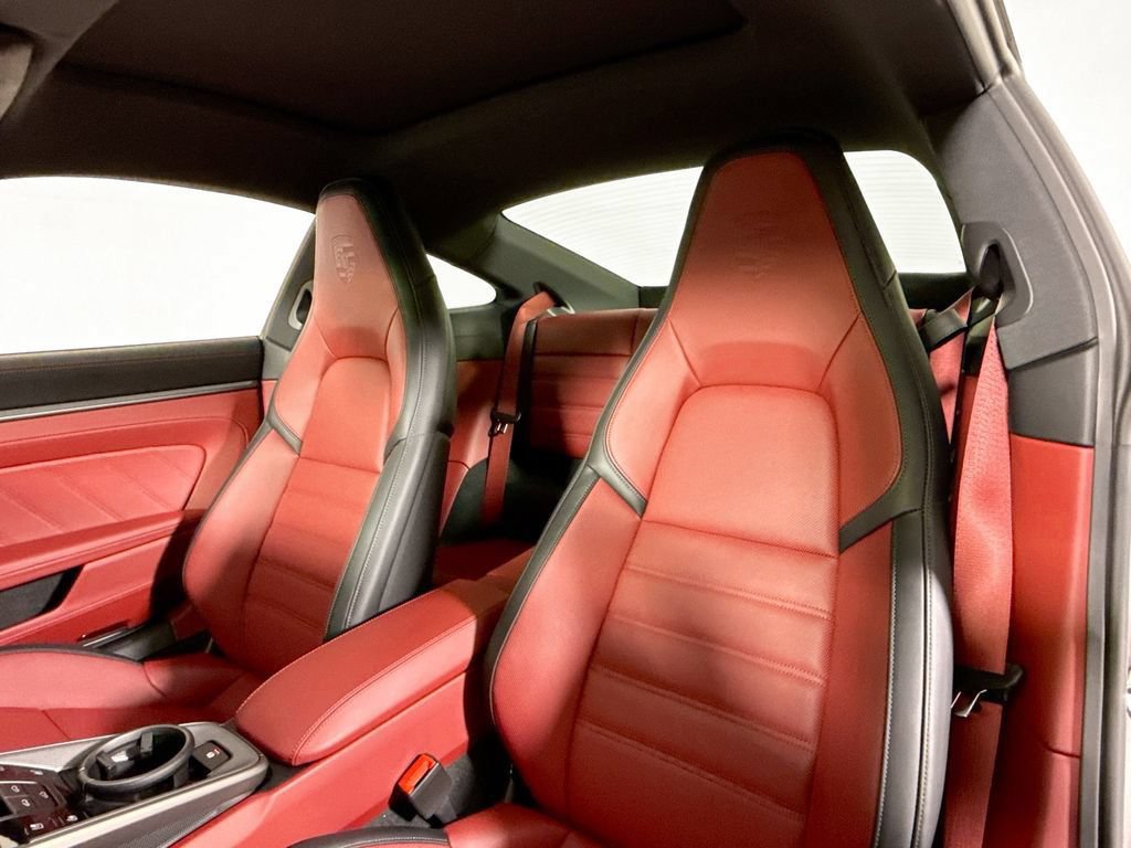 Certified 2025 Porsche 911 Carrera RWD image 5