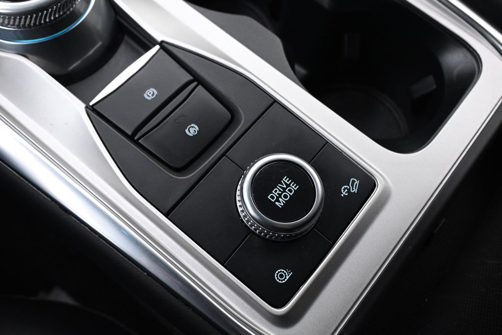 Used 2023 Ford Explorer XLT w/ Equipment Group 202A image 33