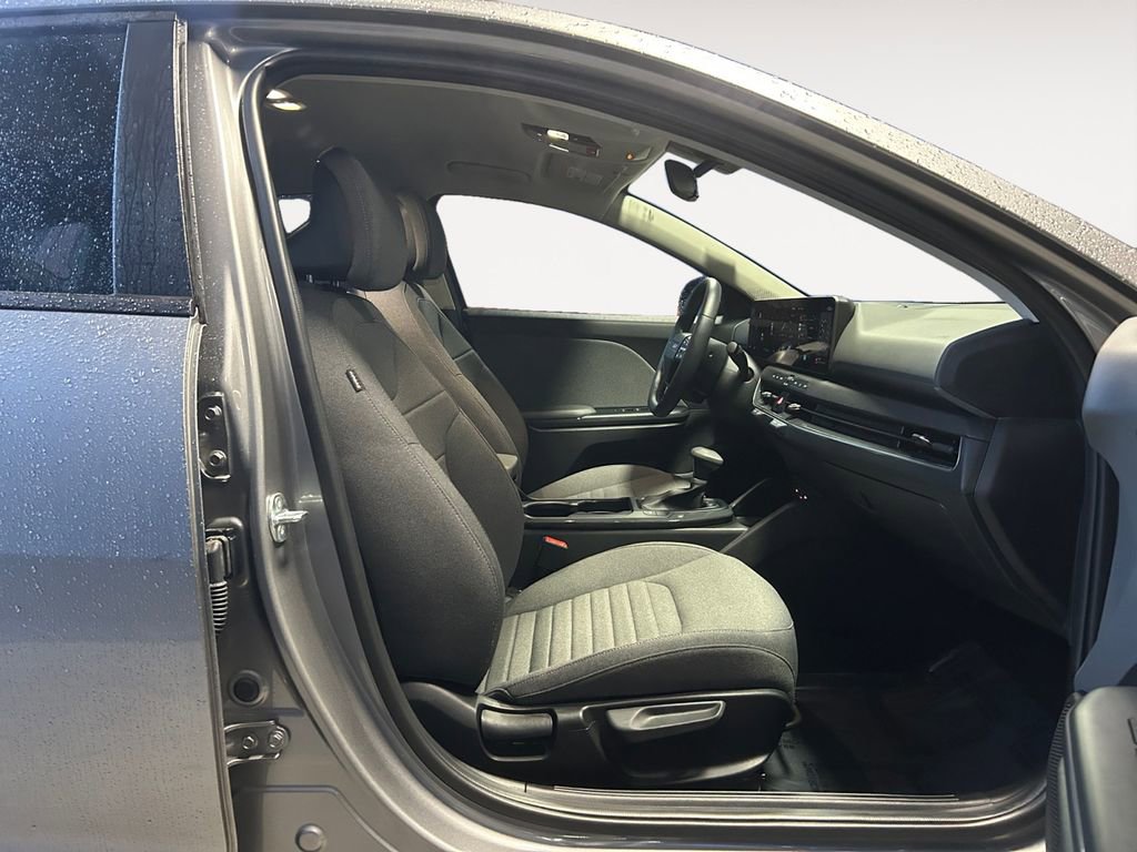 Used 2025 Kia K4 EX image 10