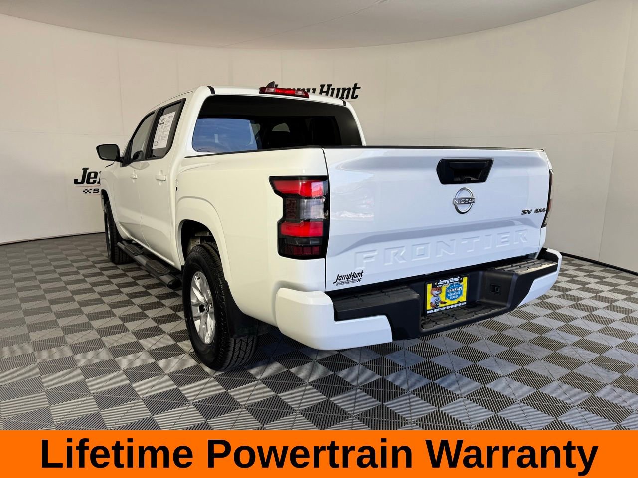 Used 2024 Nissan Frontier SV AWD/4WD image 8