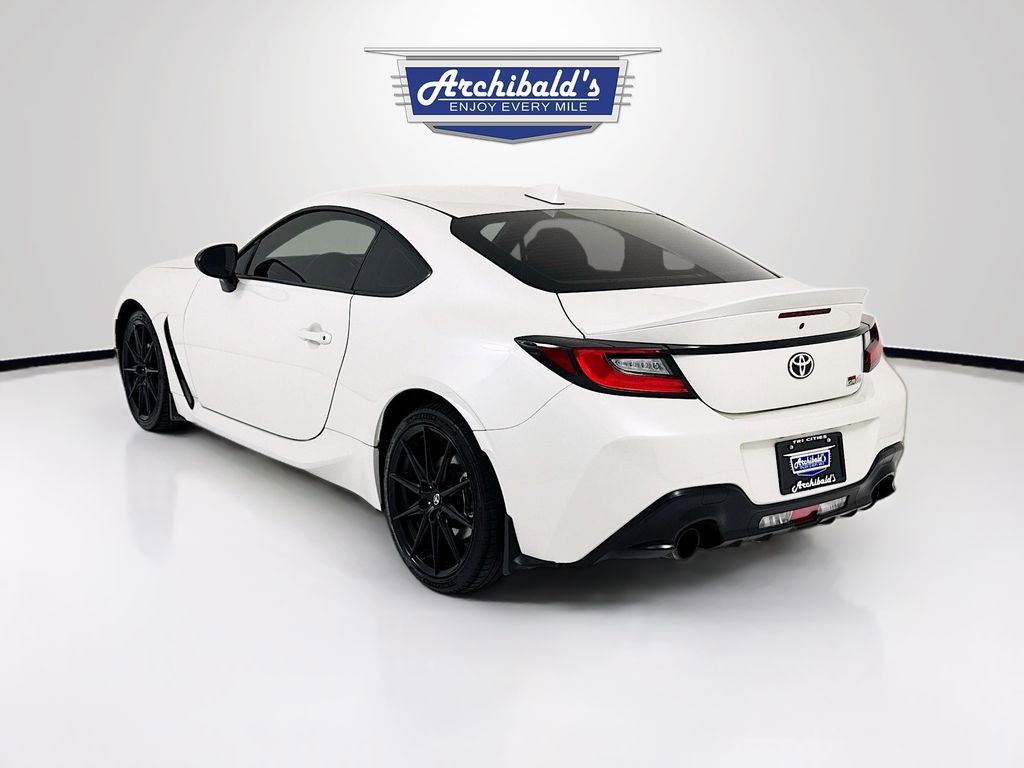 Used 2023 Toyota GR86 Premium RWD image 5