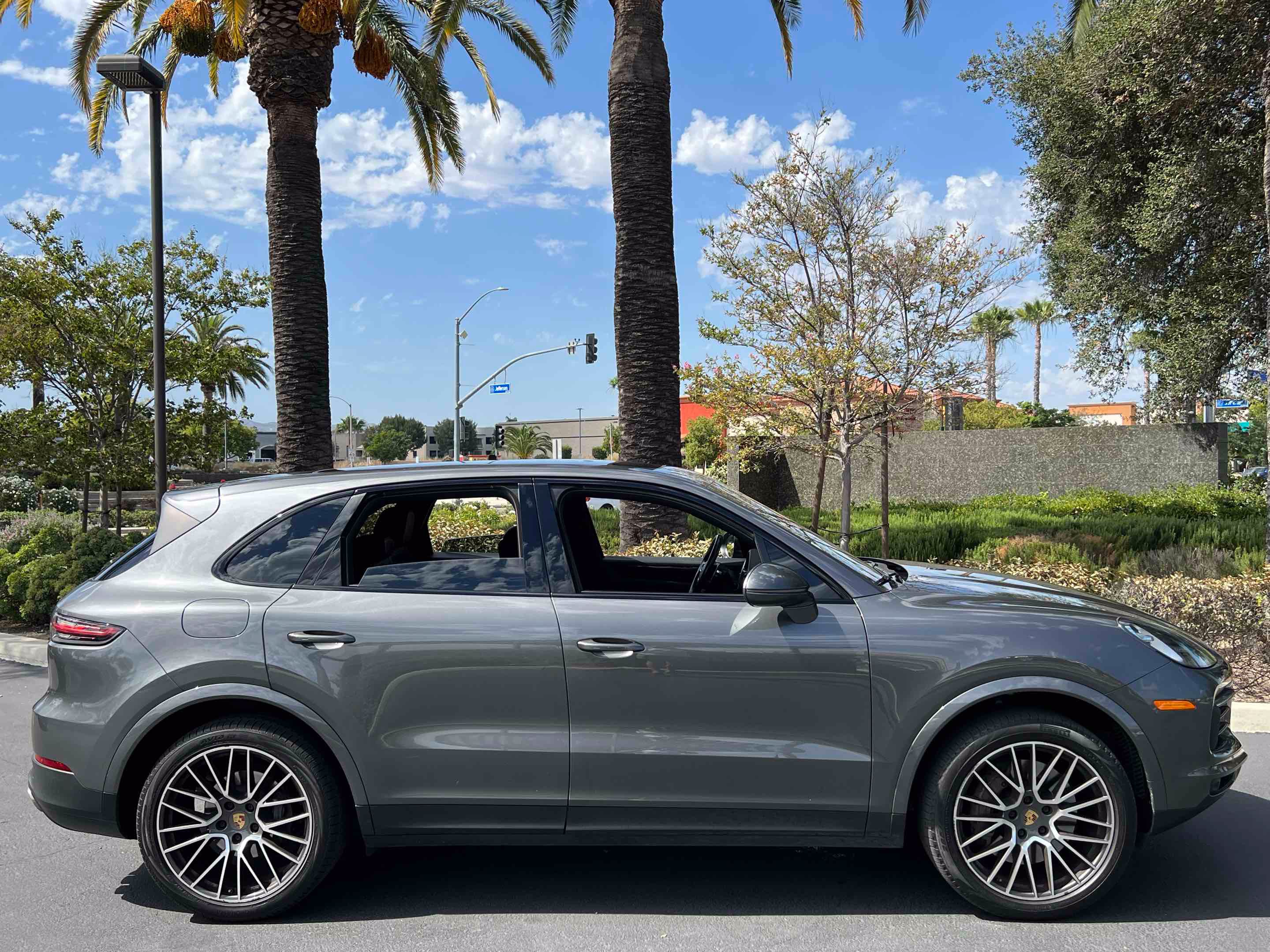 Used 2019 Porsche Cayenne S AWD/4WD image 10