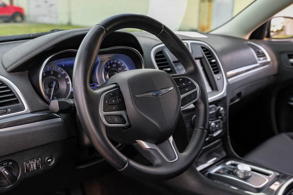 Used 2019 Chrysler 300 Touring w/ Sport Appearance Package image 19