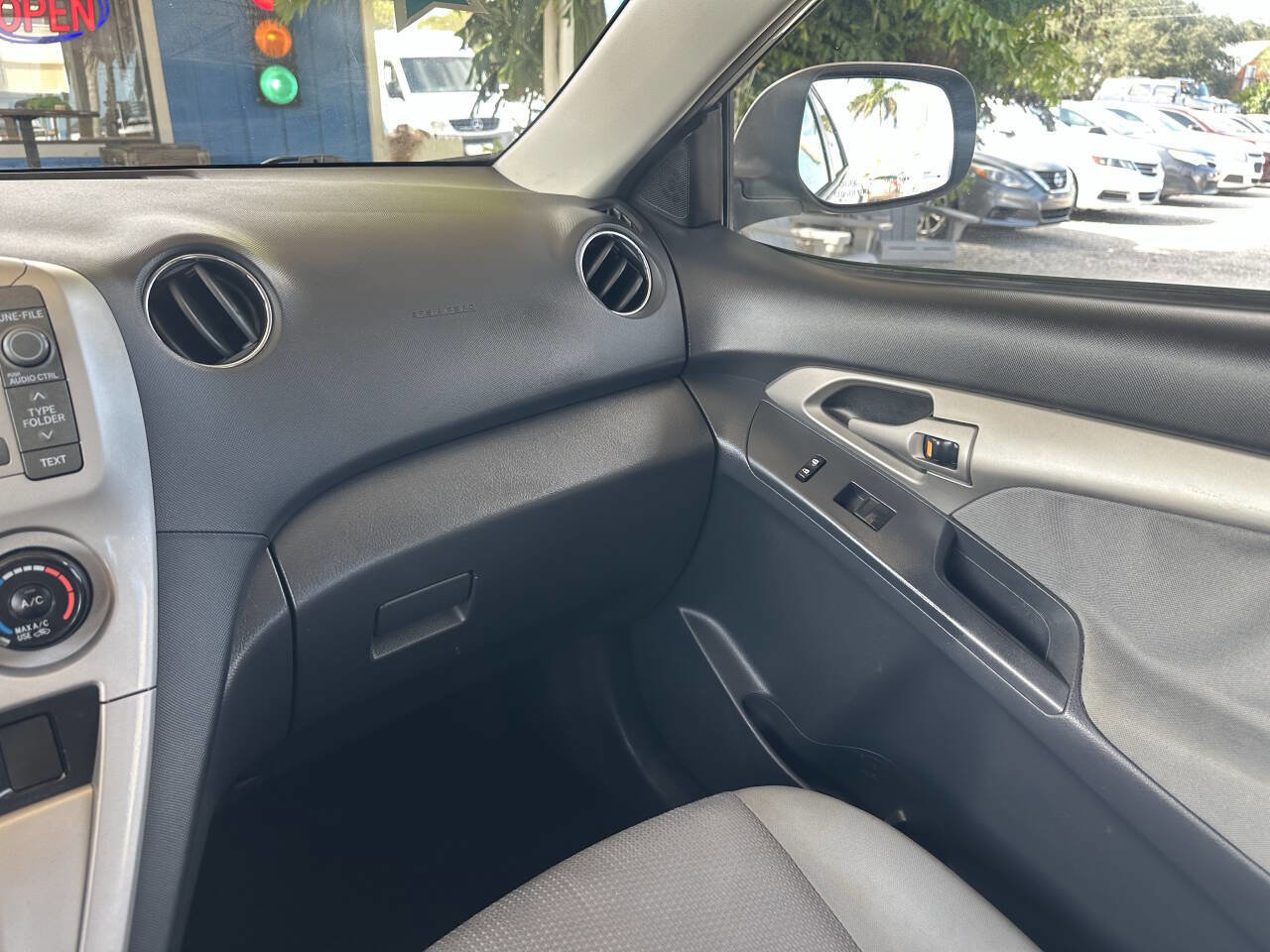 Used 2009 Toyota Matrix S FWD image 10