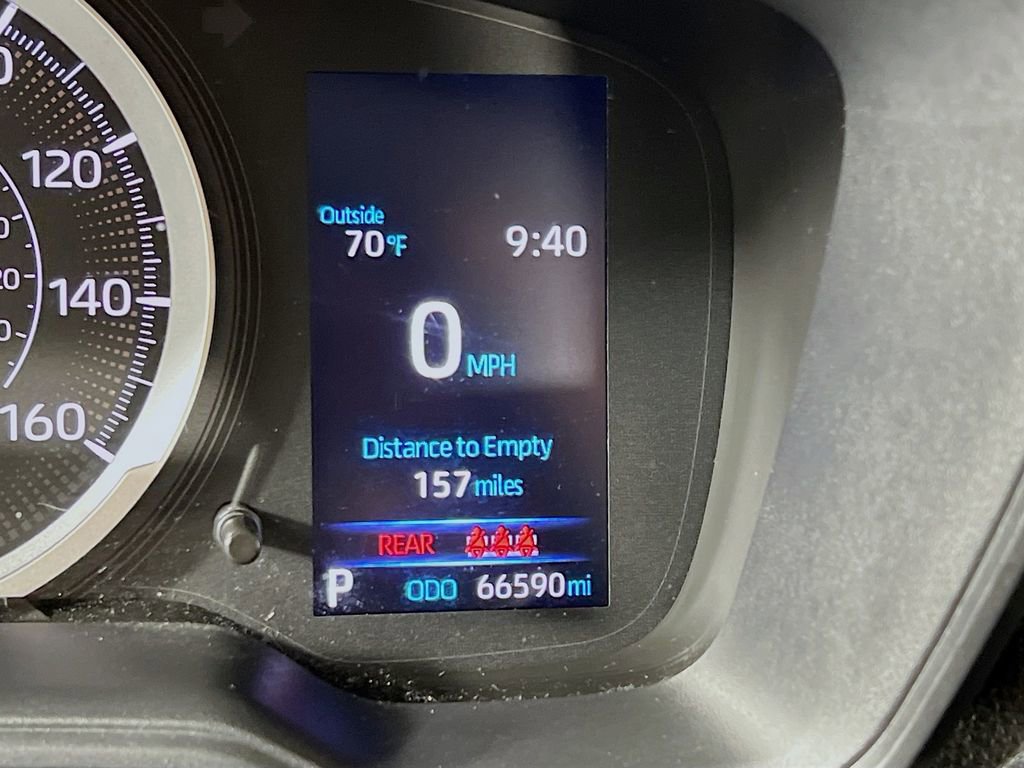 Used 2021 Toyota Corolla LE image 12