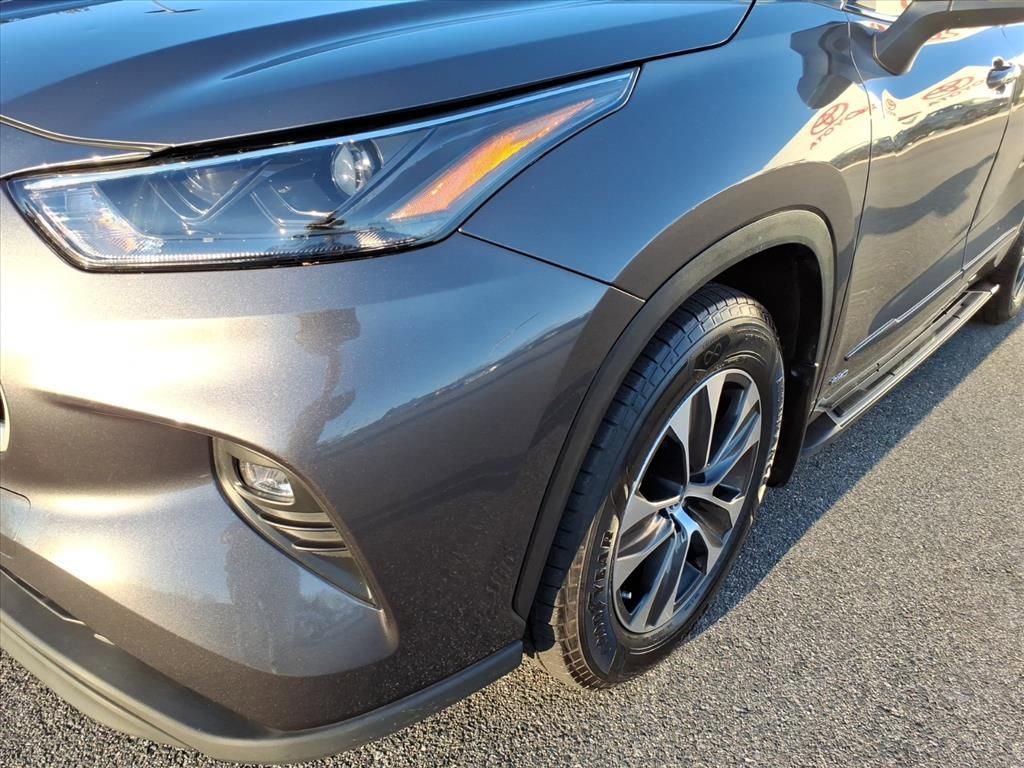 Used 2023 Toyota Highlander XLE image 8