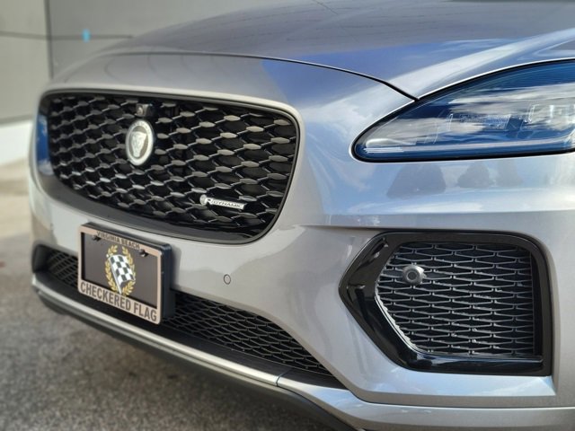 Used 2024 Jaguar E-PACE R-Dynamic SE image 39