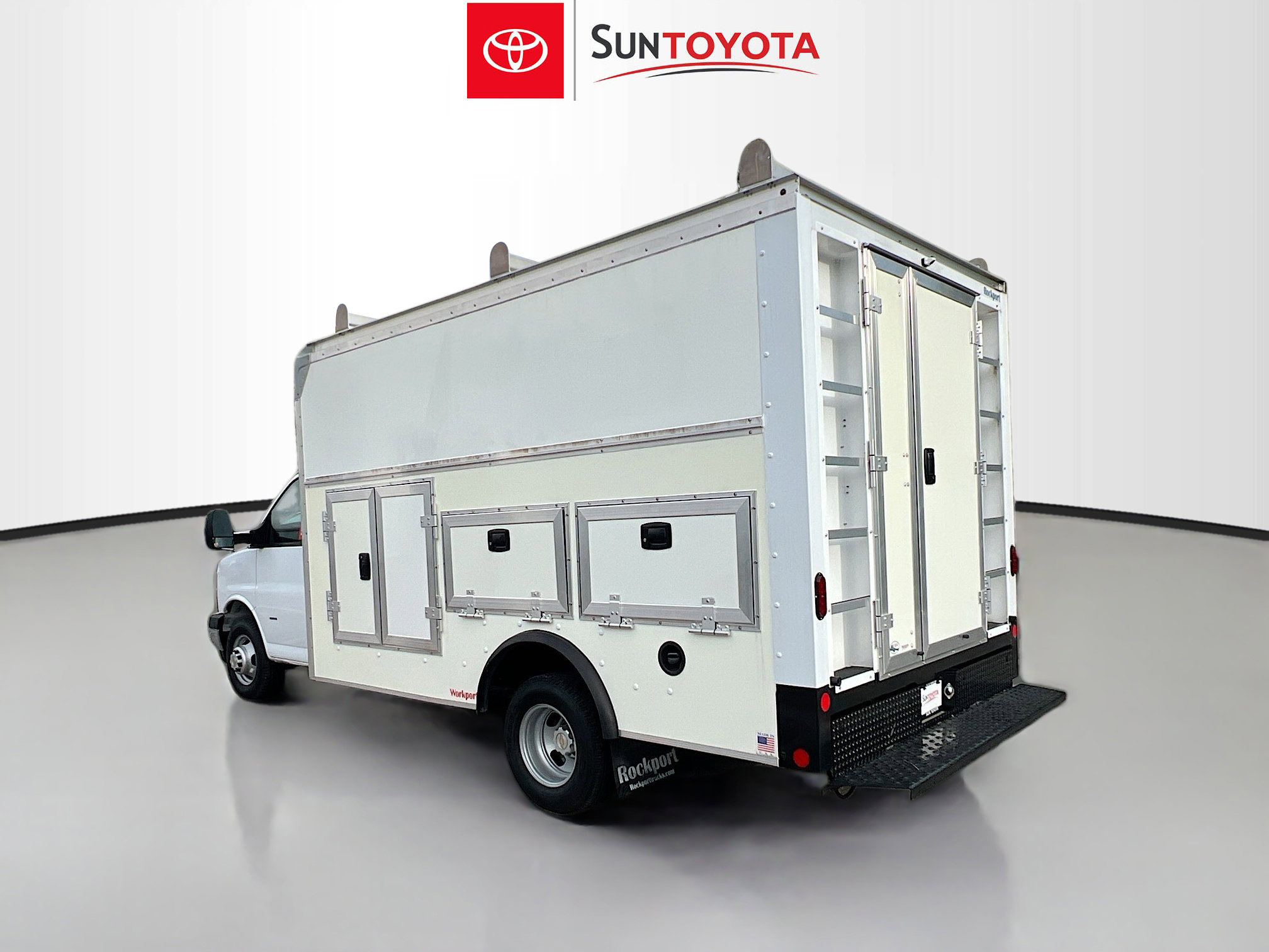 Used 2022 Chevrolet Express 3500 w/ Power Convenience Package RWD image 6