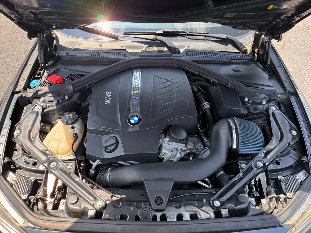 Used 2018 BMW M2 RWD image 11