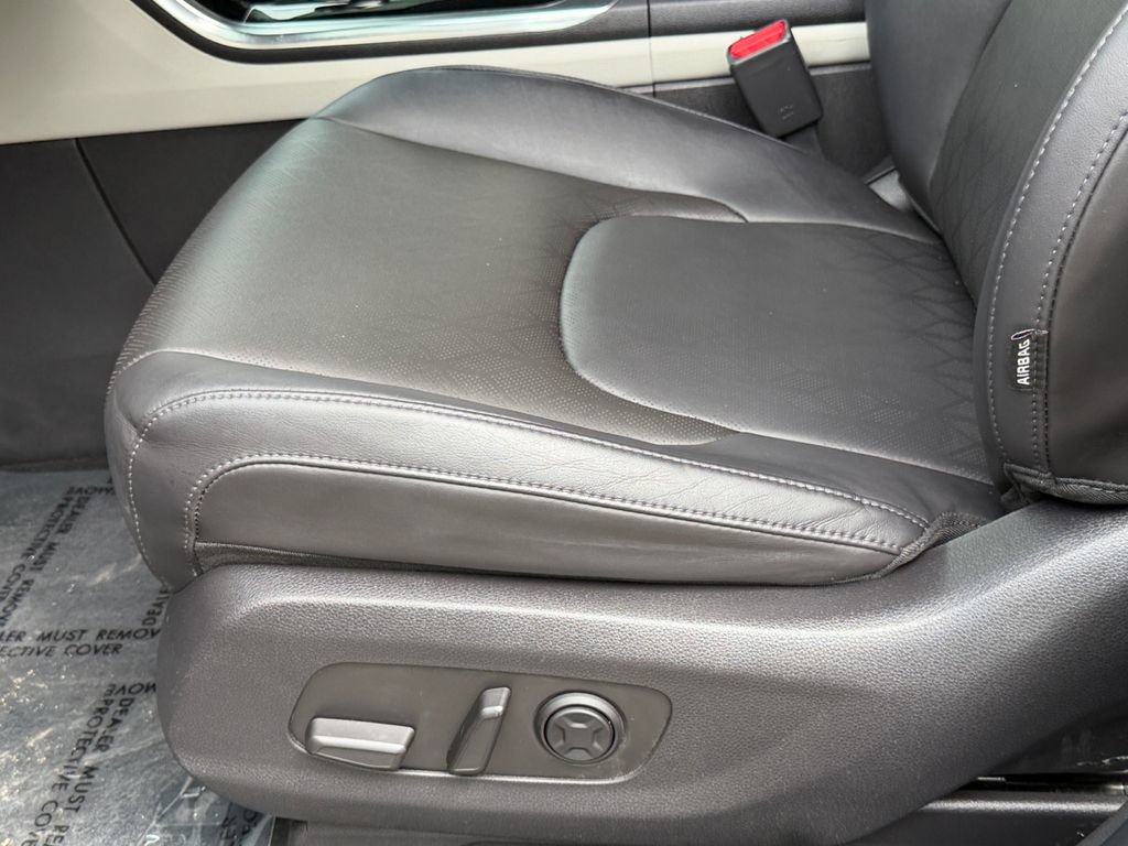 Certified 2022 Kia Carnival SX FWD image 17