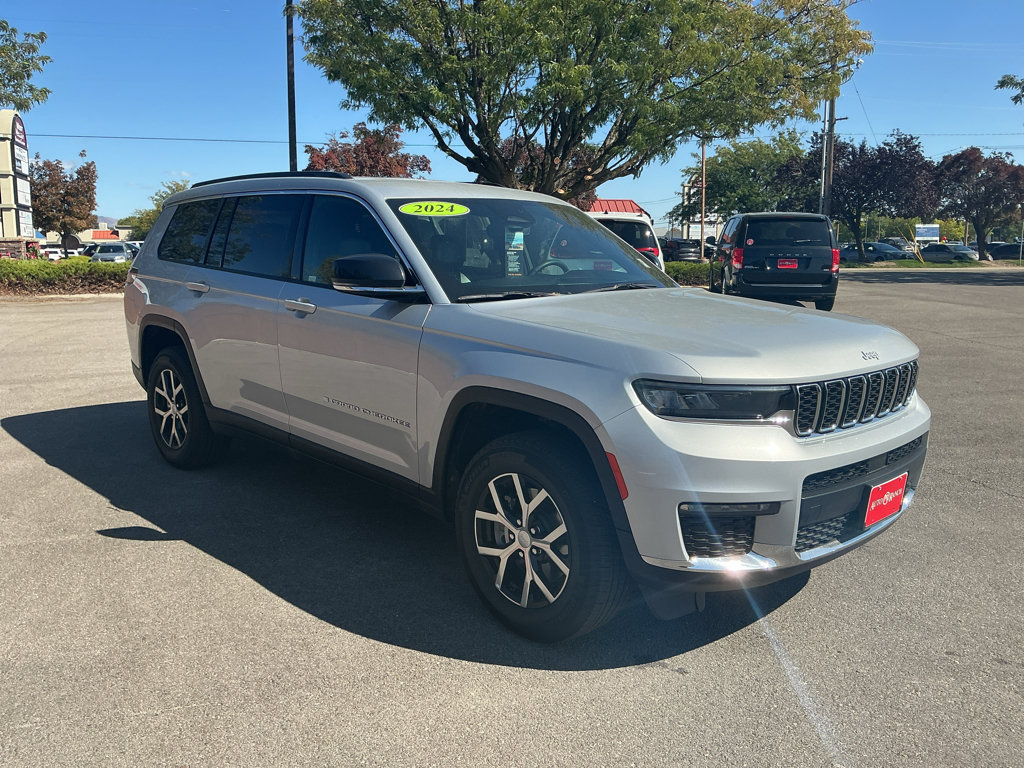 Used 2024 Jeep Grand Cherokee L Limited AWD/4WD image 3