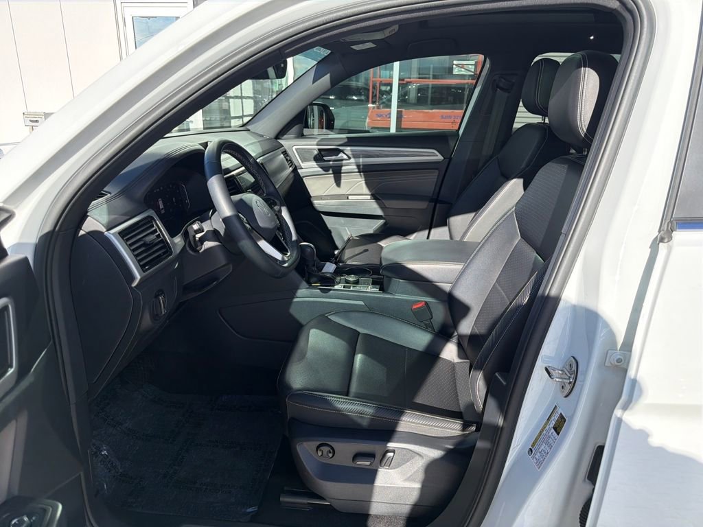 Certified 2023 Volkswagen Atlas Cross Sport SE w/ Panoramic Sunroof Package image 11