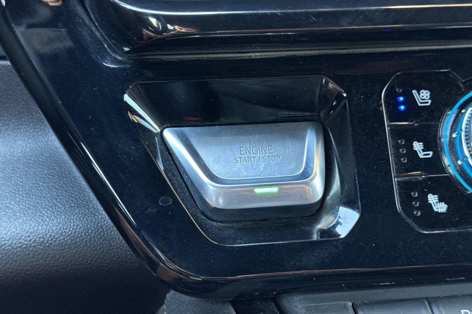Certified 2025 GMC Sierra 1500 AT4 AWD/4WD image 22