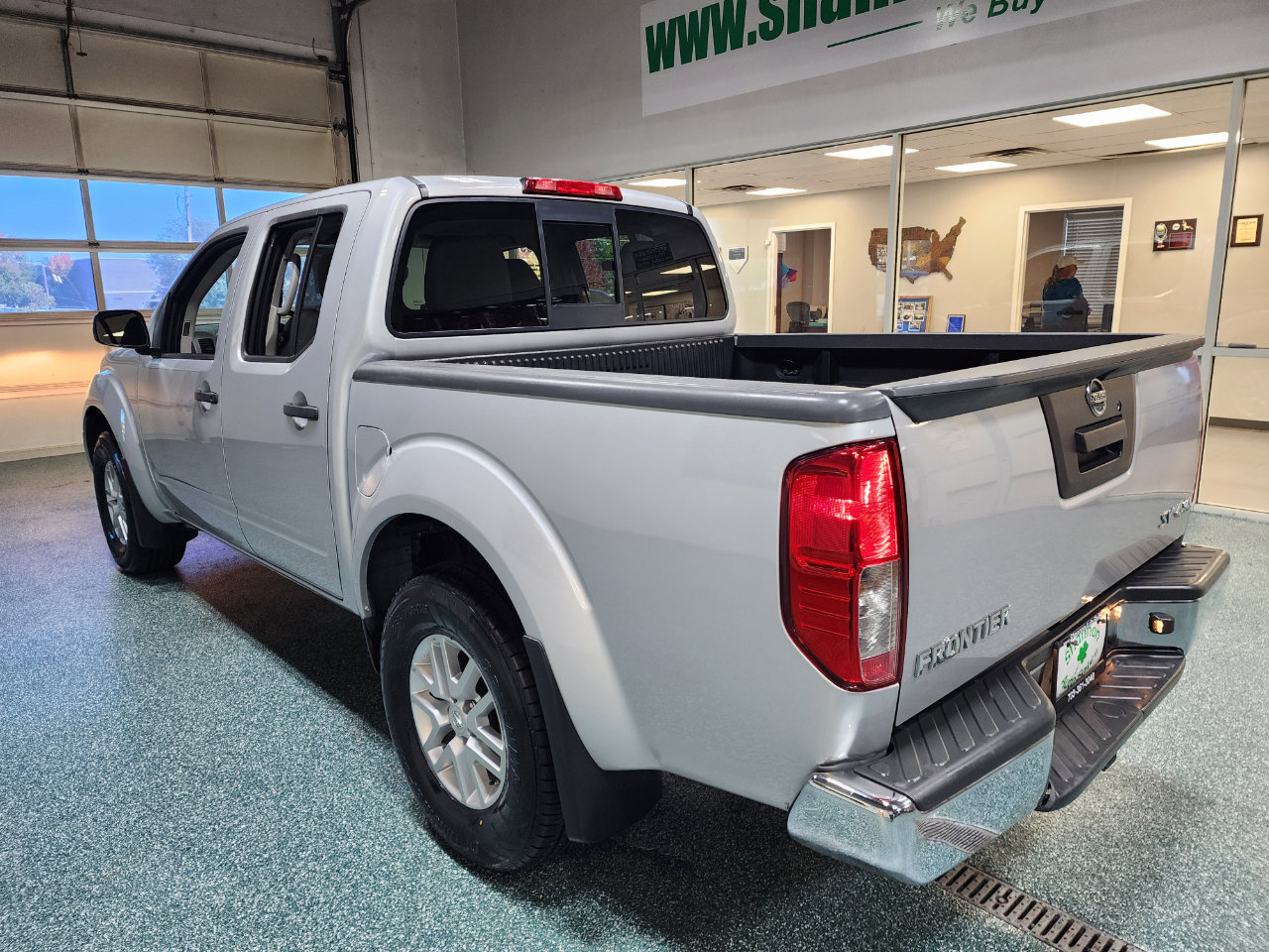 Used 2019 Nissan Frontier SV image 9