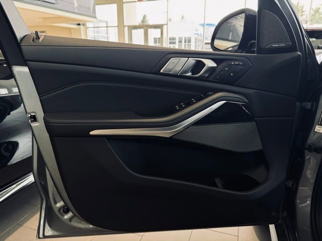 New 2026 BMW X7 xDrive40i w/ M Sport Package image 16
