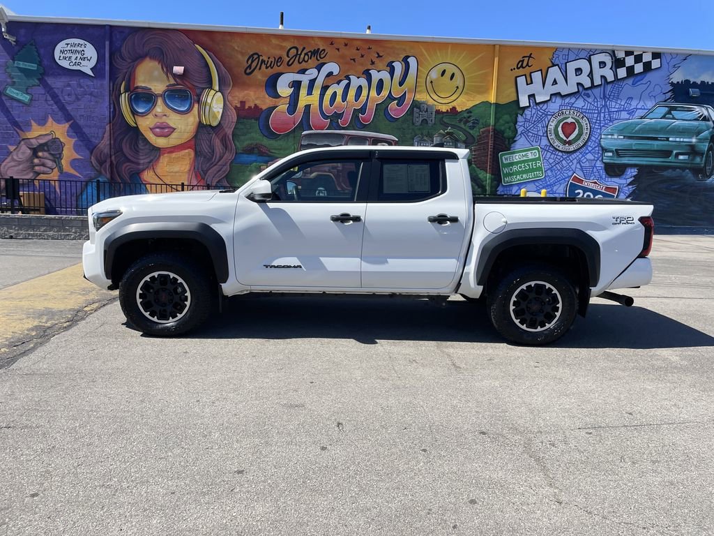 Certified 2024 Toyota Tacoma TRD Off-Road AWD/4WD image 2