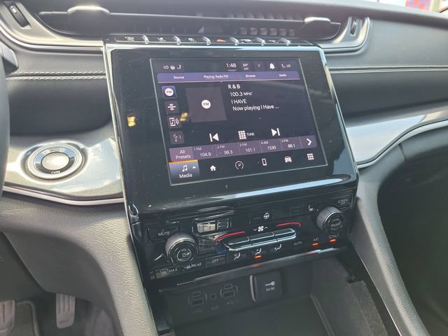 Used 2022 Jeep Grand Cherokee L Laredo w/ Luxury Tech Group I AWD/4WD image 13
