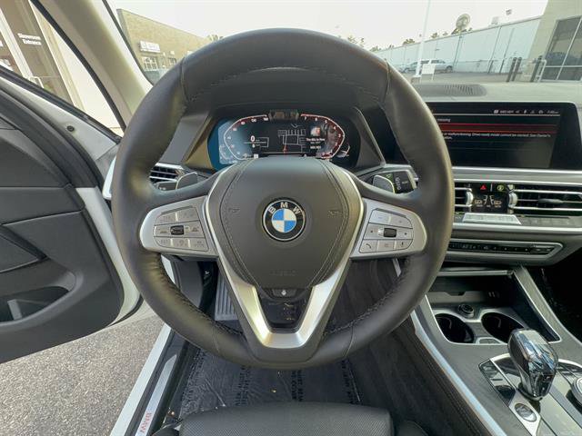 Used 2022 BMW X7 xDrive40i w/ Executive Package AWD/4WD image 17