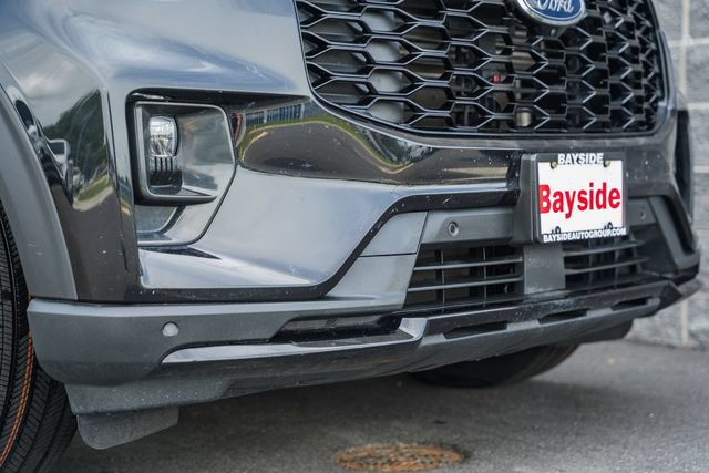 Used 2025 Ford Explorer ST-Line w/ ST-Line Street Pack AWD/4WD image 16