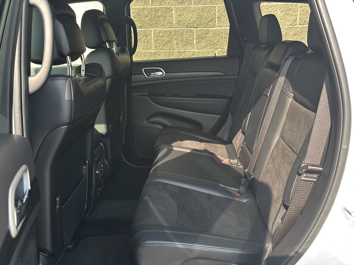 Used 2022 Jeep Grand Cherokee Laredo X AWD/4WD image 29