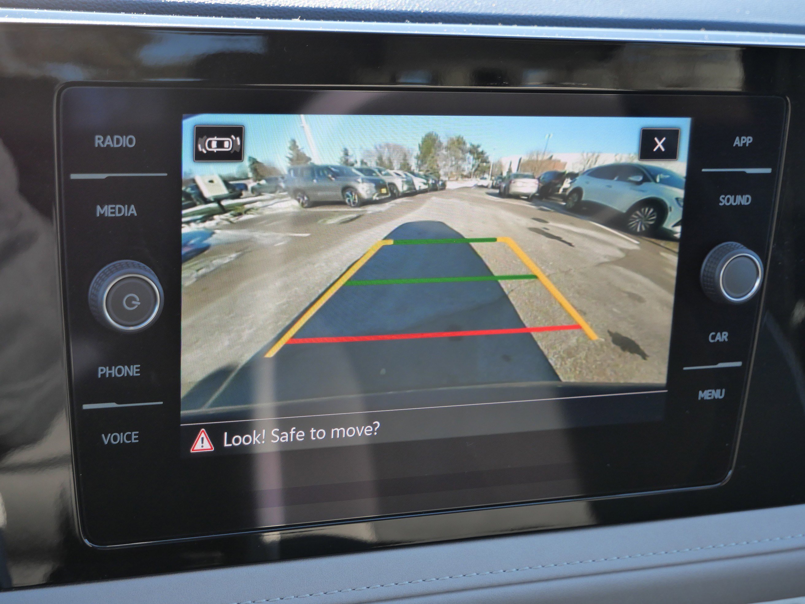 Certified 2025 Volkswagen Taos SE image 35