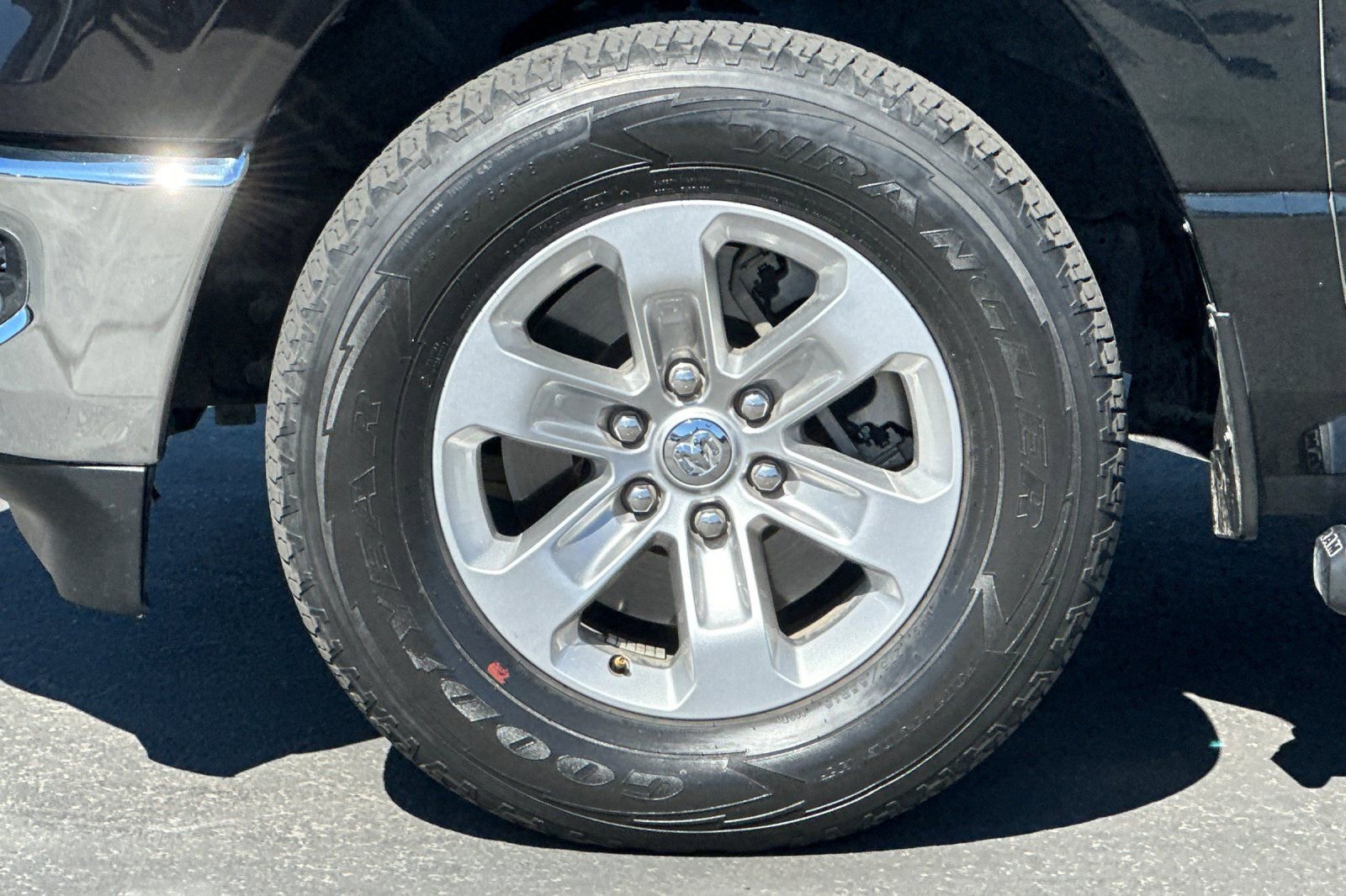 Used 2023 RAM 1500 Laramie image 25