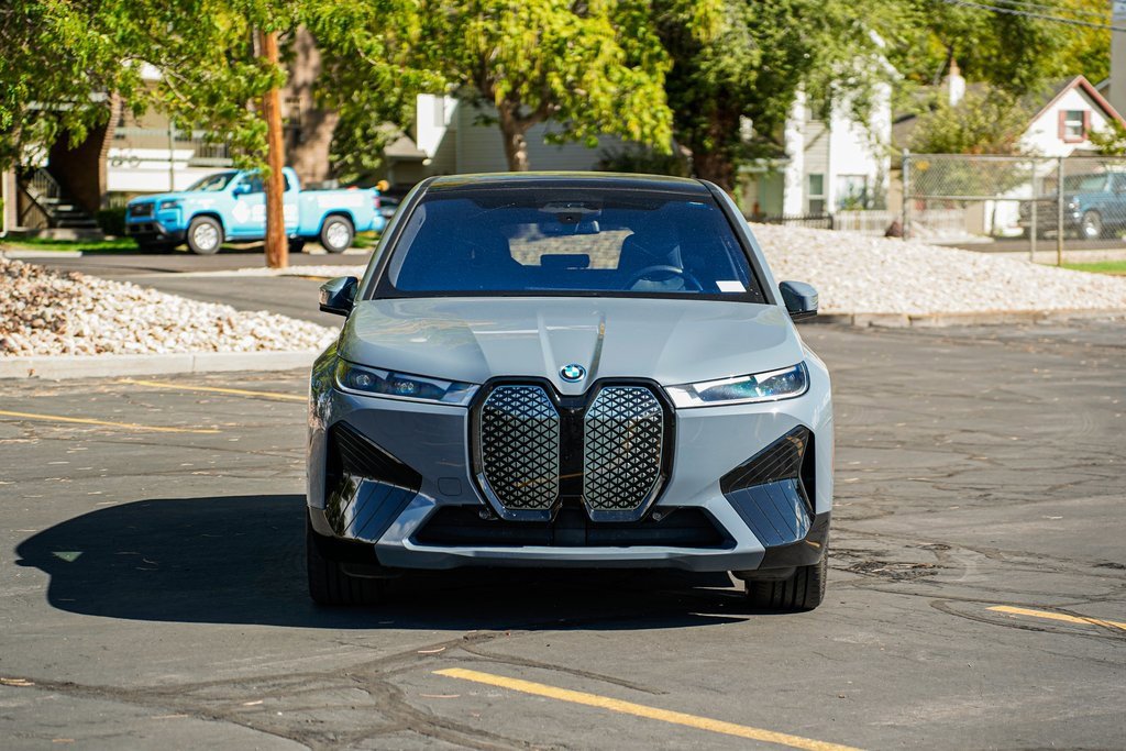 Used 2025 BMW iX xDrive50 w/ Premium Package image 2