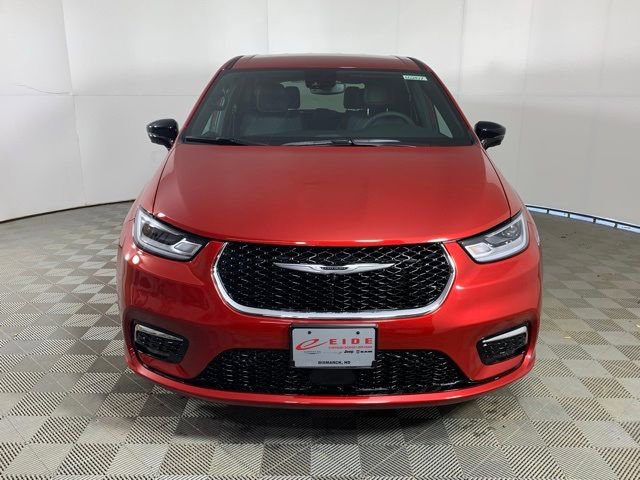 New 2026 Chrysler Pacifica Select AWD/4WD image 3