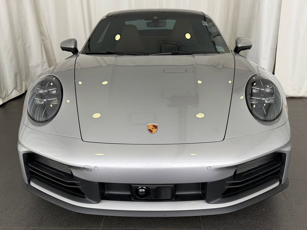 Used 2025 Porsche 911 Carrera RWD image 6