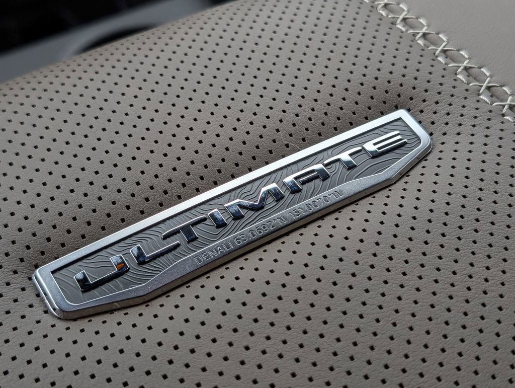 New 2026 GMC Yukon Denali Ultimate AWD/4WD image 14