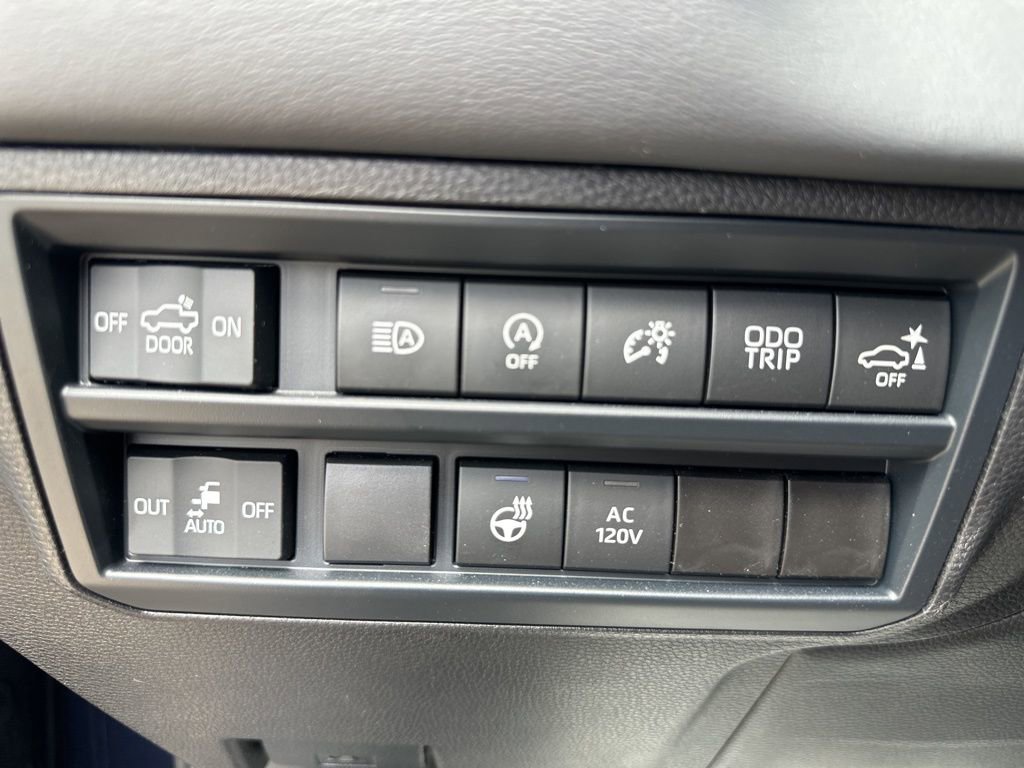 Used 2025 Toyota Tundra Platinum image 19