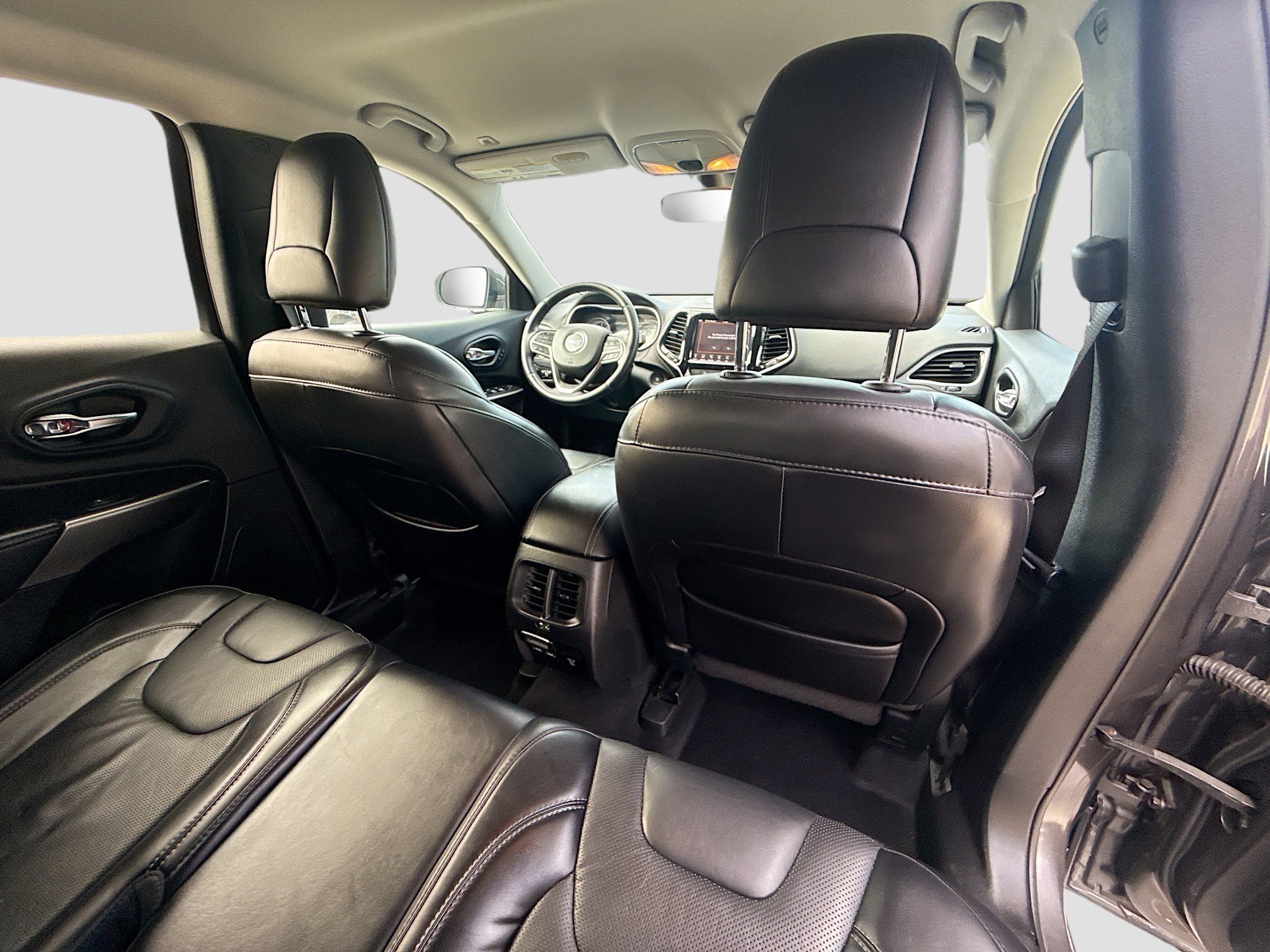 Used 2019 Jeep Cherokee Limited FWD image 29