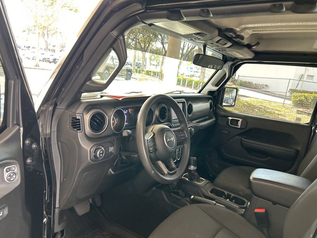 Used 2023 Jeep Gladiator Sport image 6