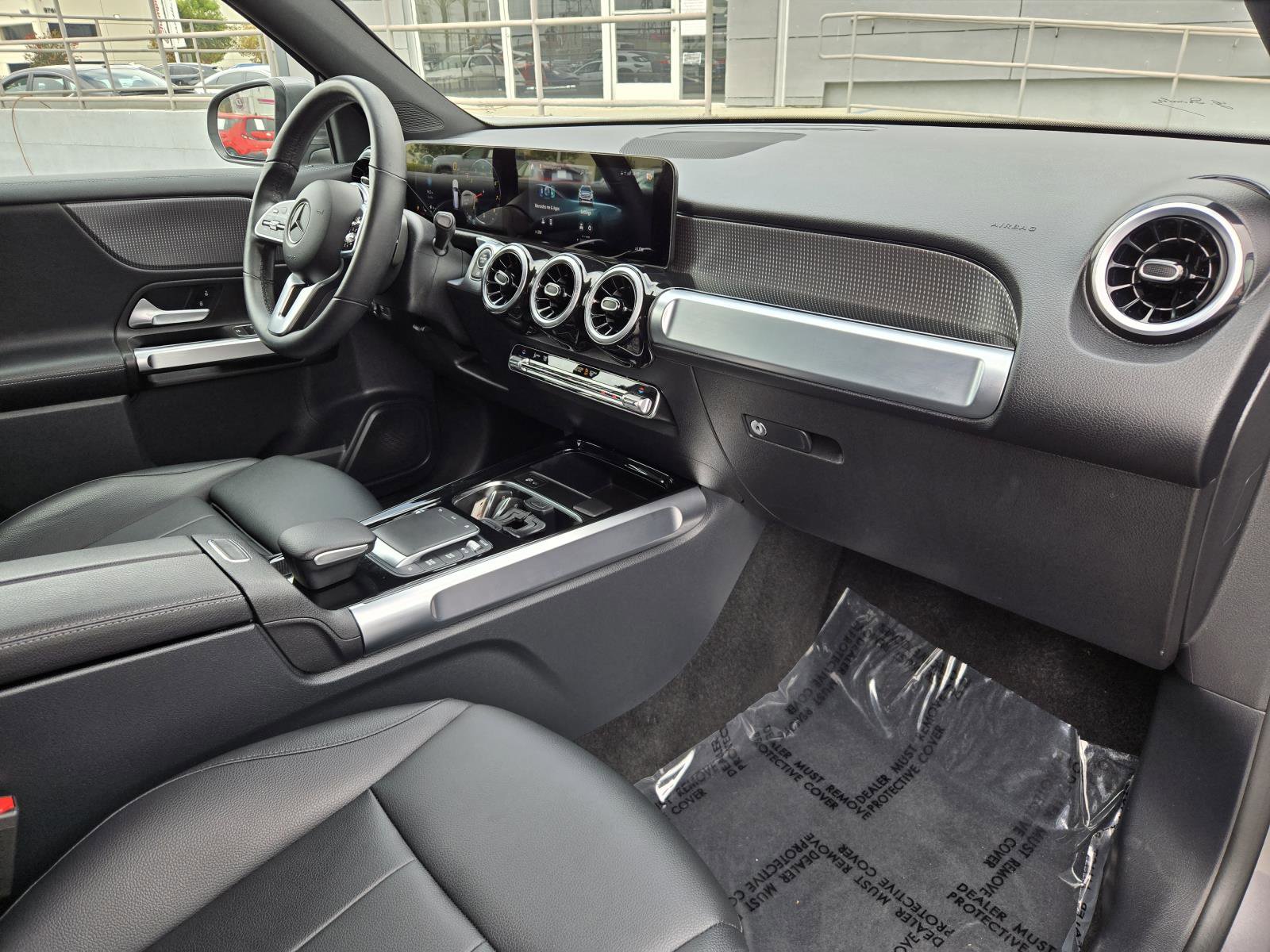 Used 2022 Mercedes-Benz GLB 250 4MATIC w/ Premium Package Lite image 30