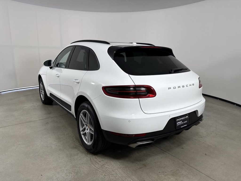 Certified 2017 Porsche Macan AWD/4WD image 3
