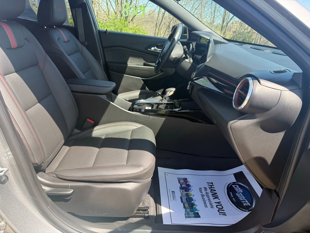 Used 2025 Chevrolet Trax RS w/ Driver Confidence Package image 20