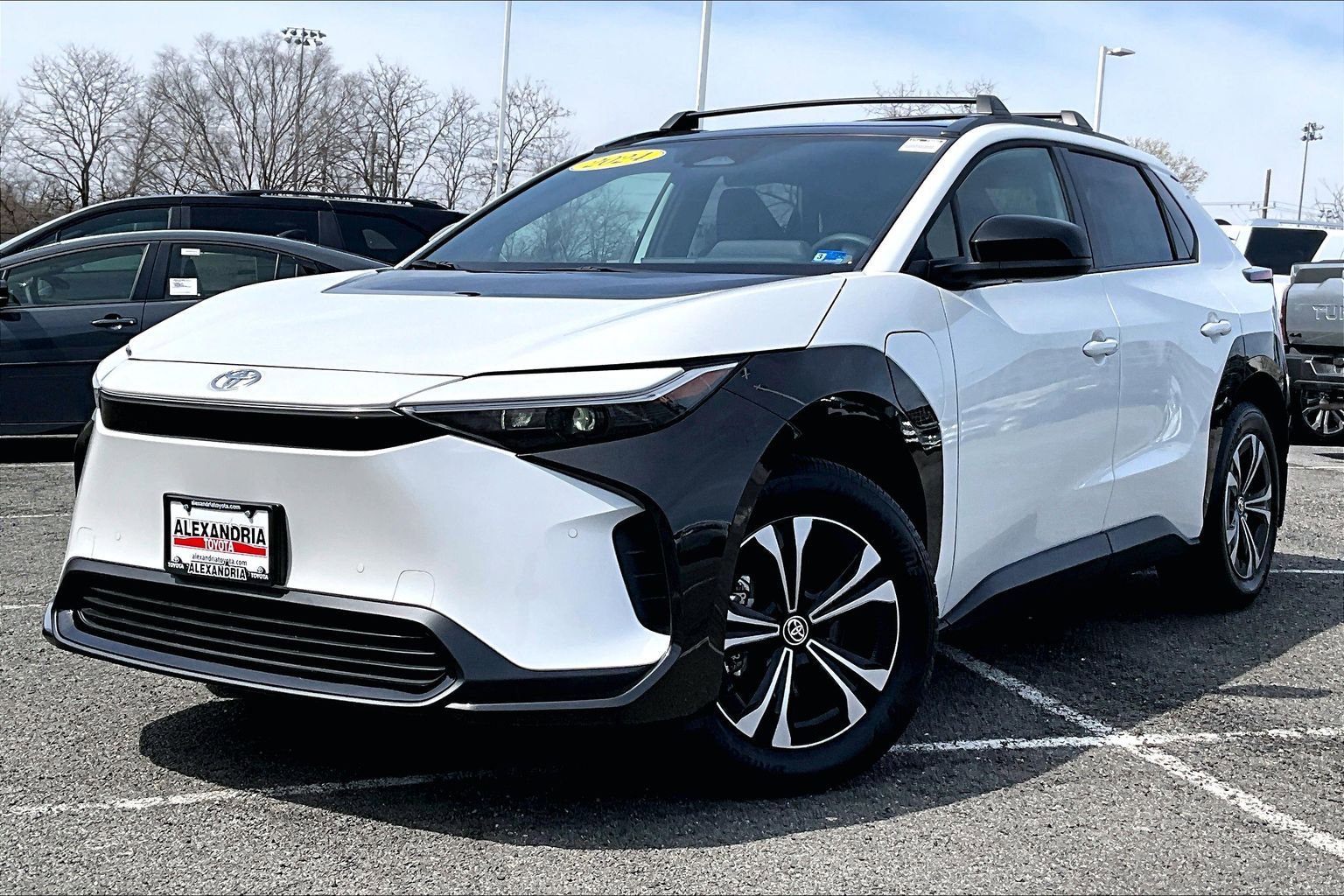 Used 2024 Toyota bZ4X XLE w/ Weather Package image 1