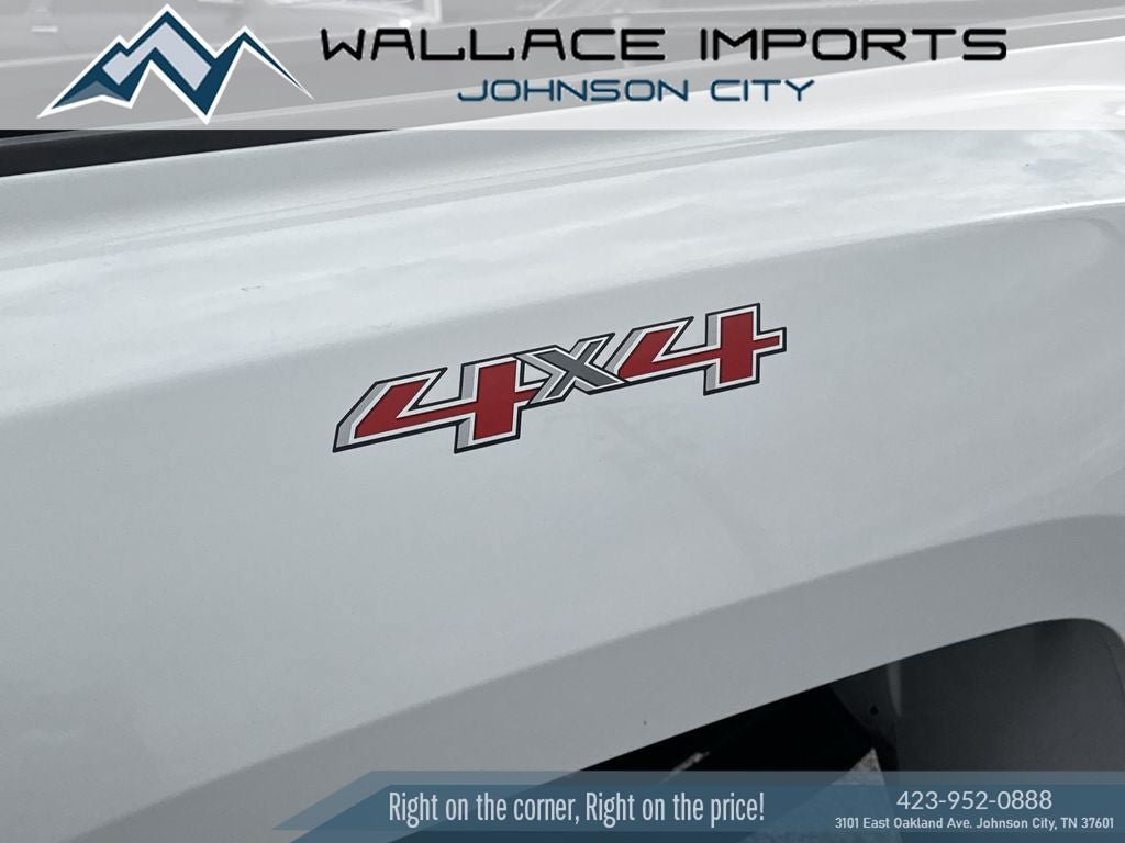 Used 2015 Chevrolet Silverado 3500 W/T AWD/4WD image 2