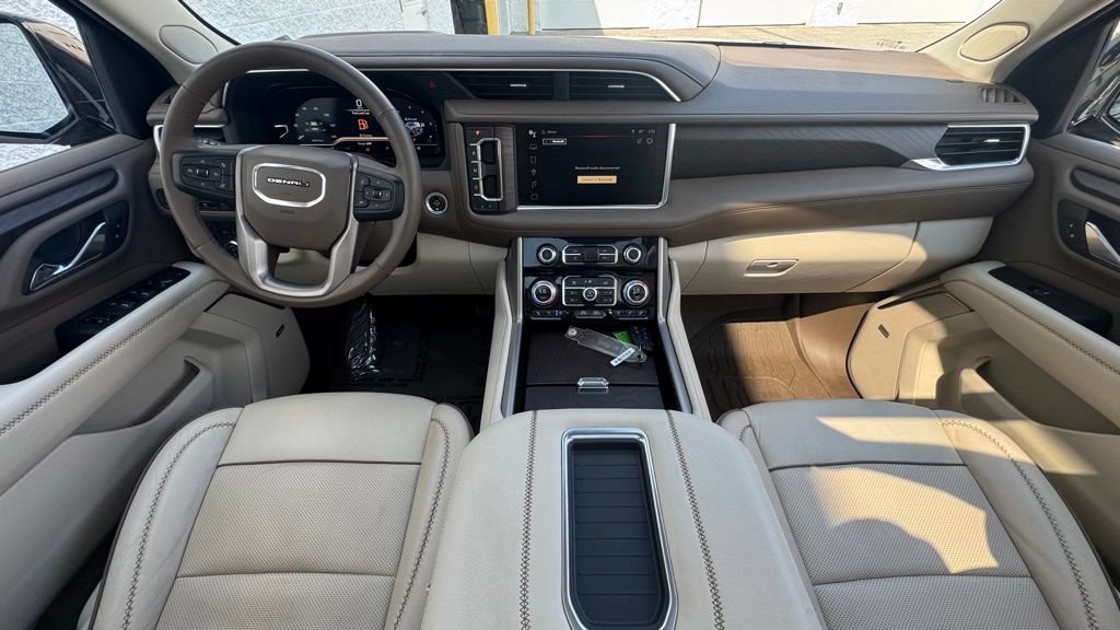 Used 2023 GMC Yukon Denali w/ Max Trailering Package AWD/4WD image 17