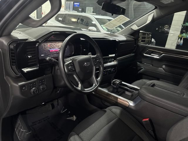 Used 2022 Chevrolet Silverado 1500 LT Trail Boss w/ Convenience Package II AWD/4WD image 11