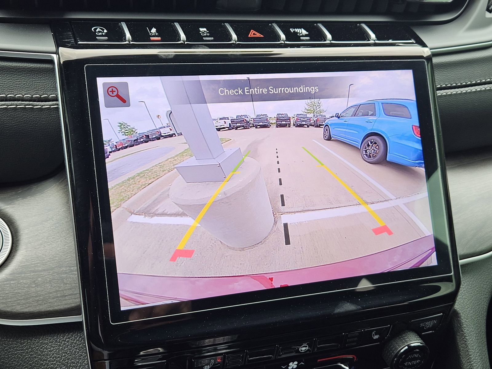 Used 2025 Jeep Grand Cherokee Limited w/ Black Appearance Package image 20