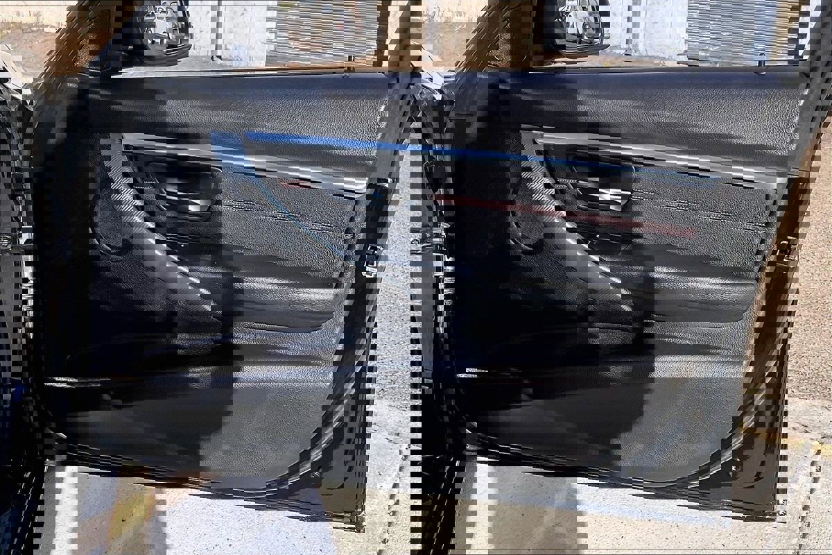 Used 2018 BMW 330i Sedan w/ Shadow Sport Edition image 24