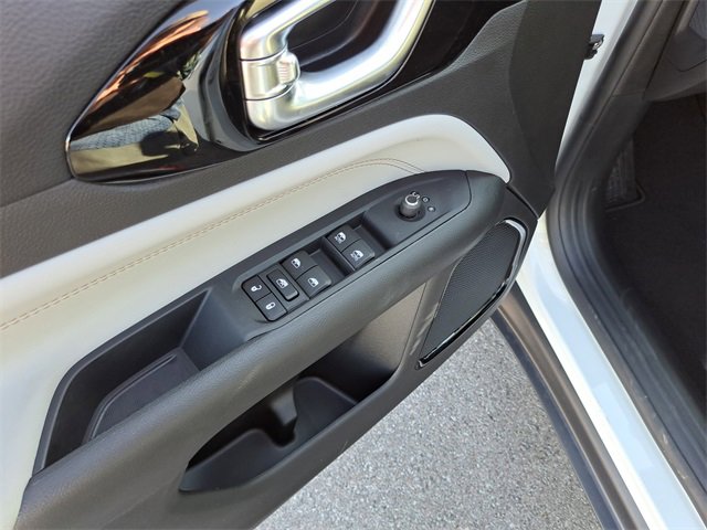 New 2026 Jeep Compass Limited image 18