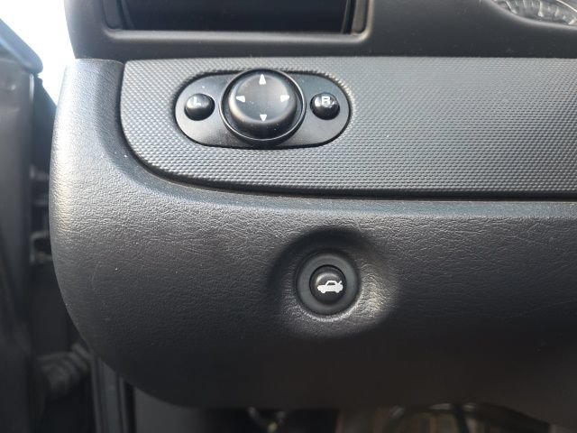 Used 2004 Chrysler Sebring LX FWD image 14