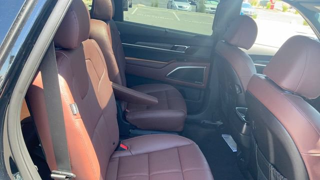 Used 2025 Kia Telluride SX w/ SX Captain's Chair Package AWD/4WD image 25
