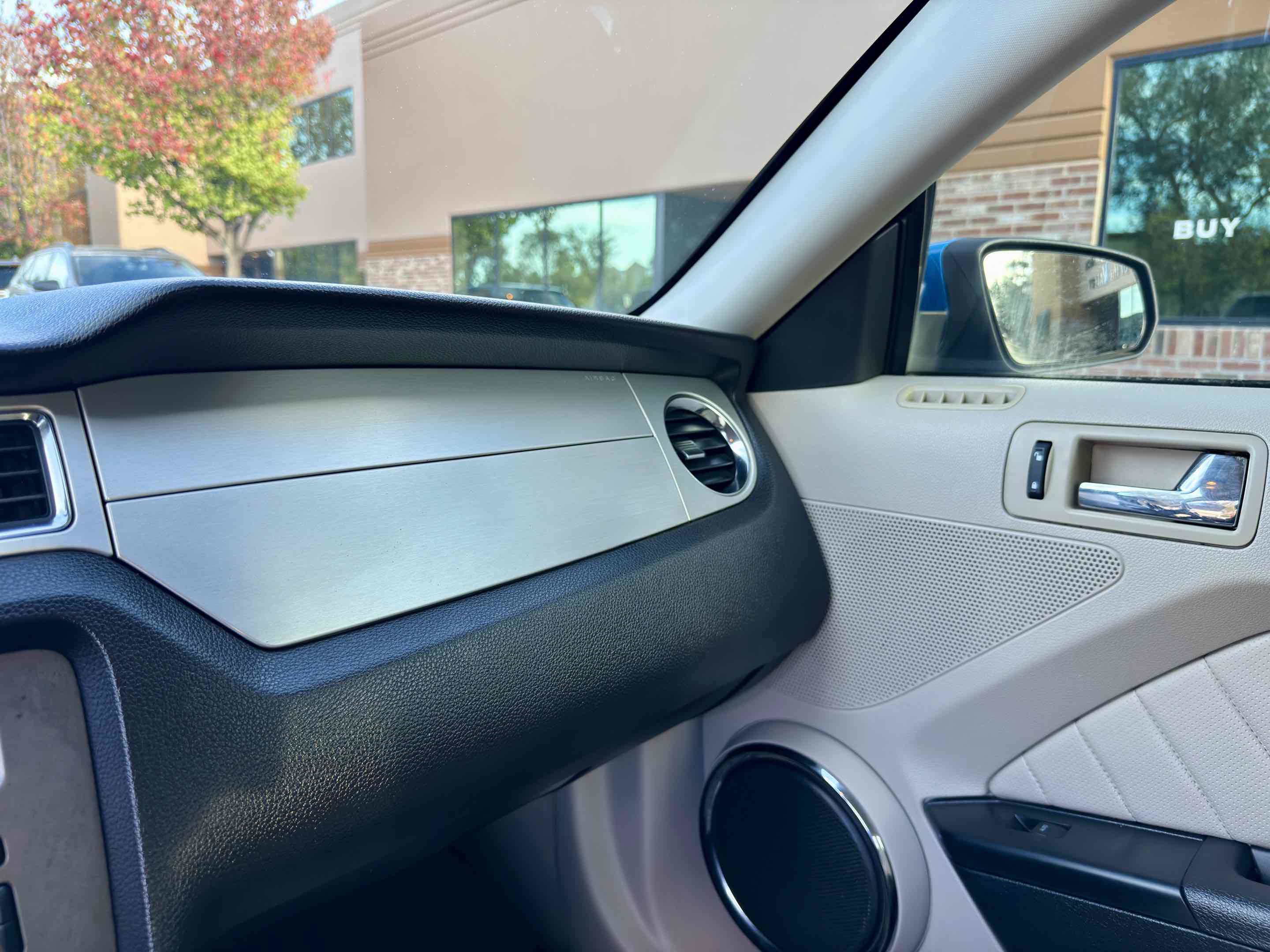 Used 2010 Ford Mustang Premium image 32