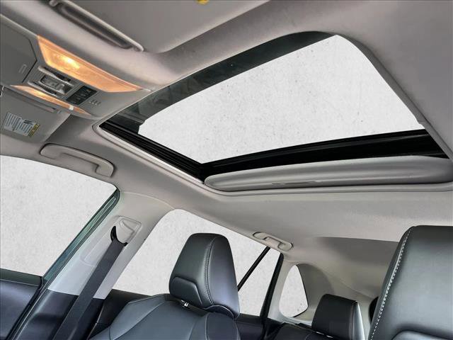 Used 2019 Toyota RAV4 XLE Premium image 11