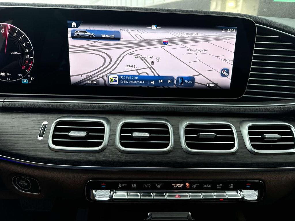 Used 2025 Mercedes-Benz GLE 450e 4MATIC image 11