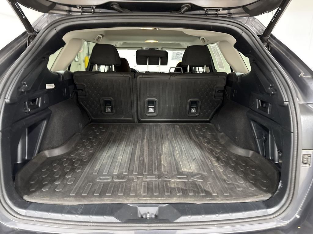 Used 2022 Subaru Outback Premium image 25