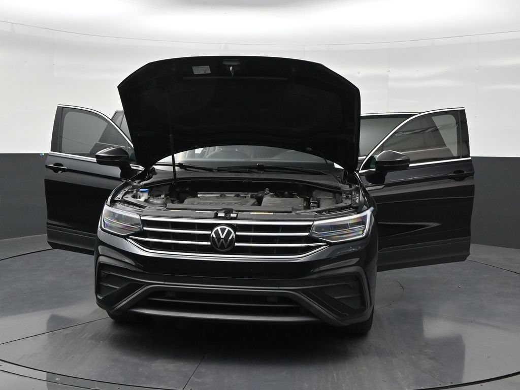 Used 2023 Volkswagen Tiguan SE FWD image 32